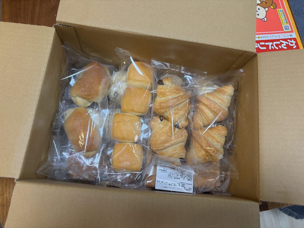 スタイルブレッドはじめてパンセットの個数と値段 届いたばかりのダンボール