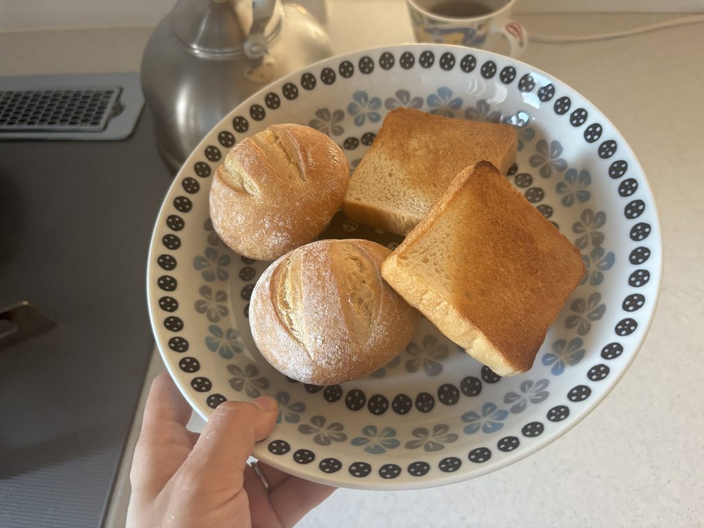 家で焼いたスタイルブレッド(STYLE BREAD)のハニーソイ。値段以上においしいお気に入りのパン
